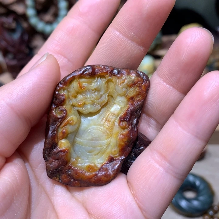 未镶嵌岫岩河磨玉（透闪石质玉）挂件