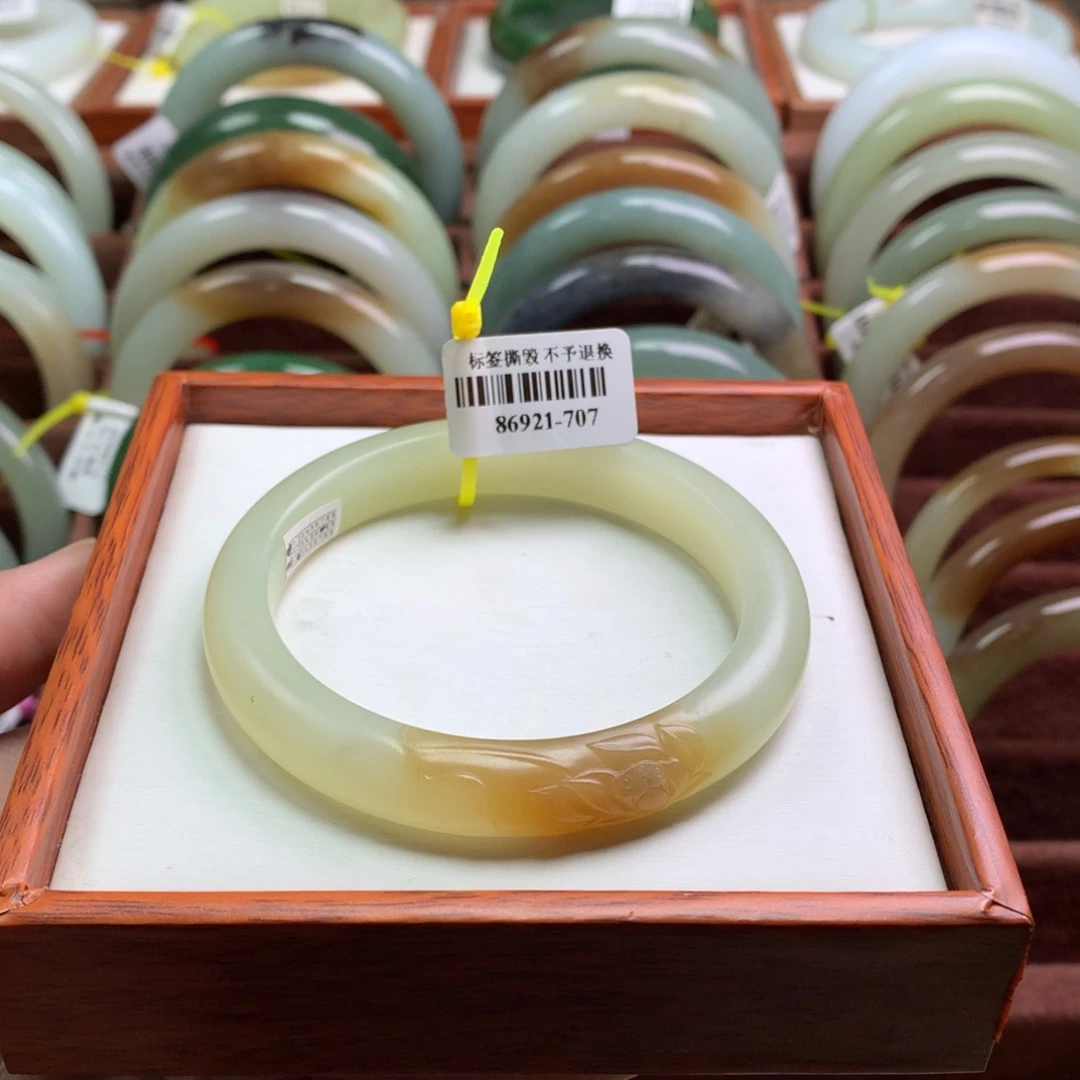 和田玉手镯未镶嵌54/55