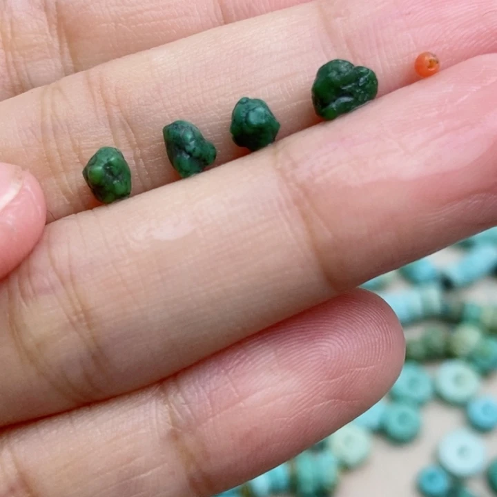 南红玛瑙未镶嵌珠宝奇石