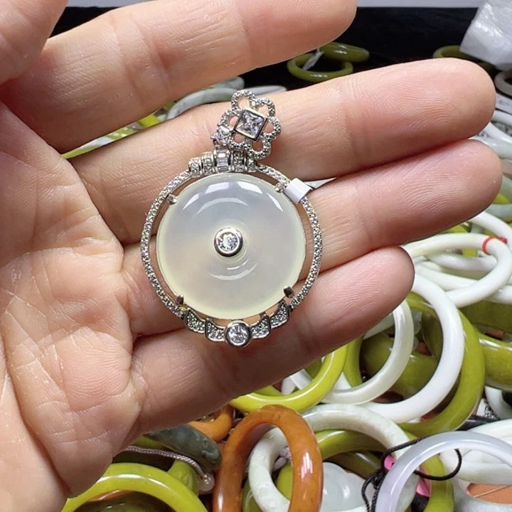 未镶嵌蛇纹石玉手链