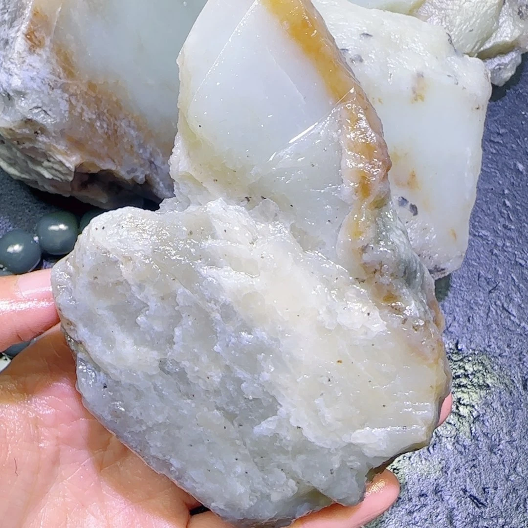 和田玉未镶嵌珠宝半成品