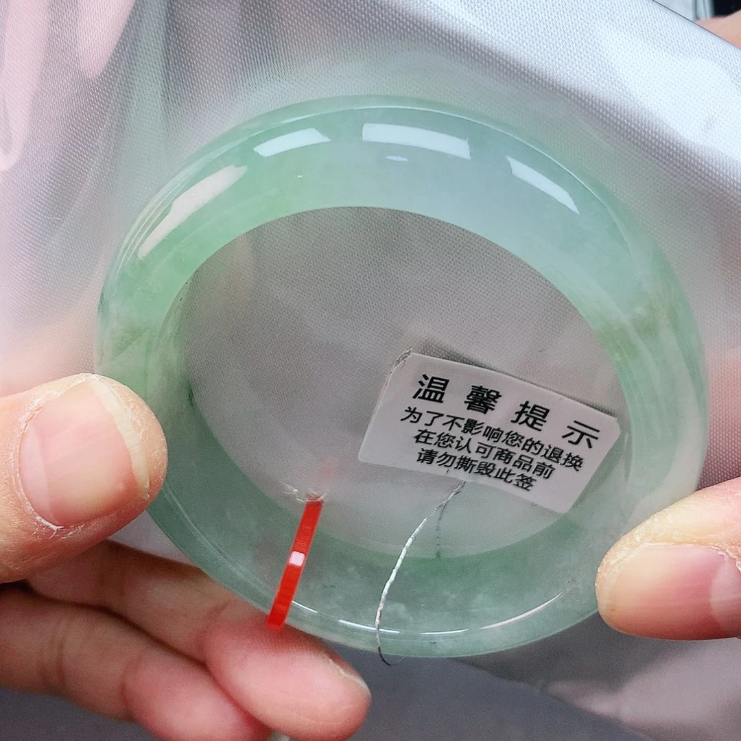 翡翠手镯未镶嵌53贵