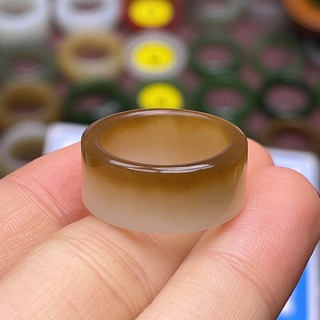 和田玉未镶嵌戒指17.5焦糖盖顶