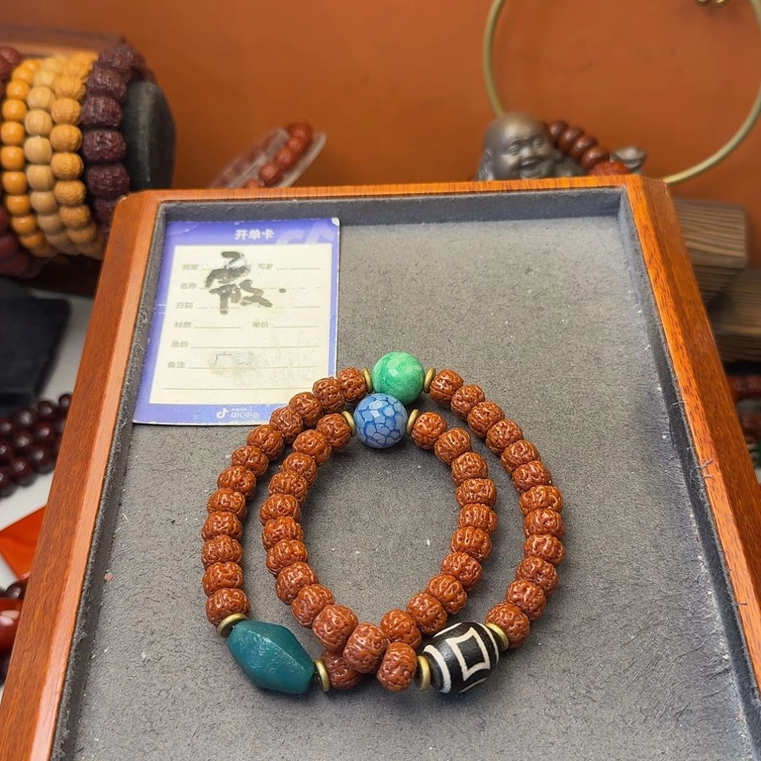 金刚菩提吊坠手持