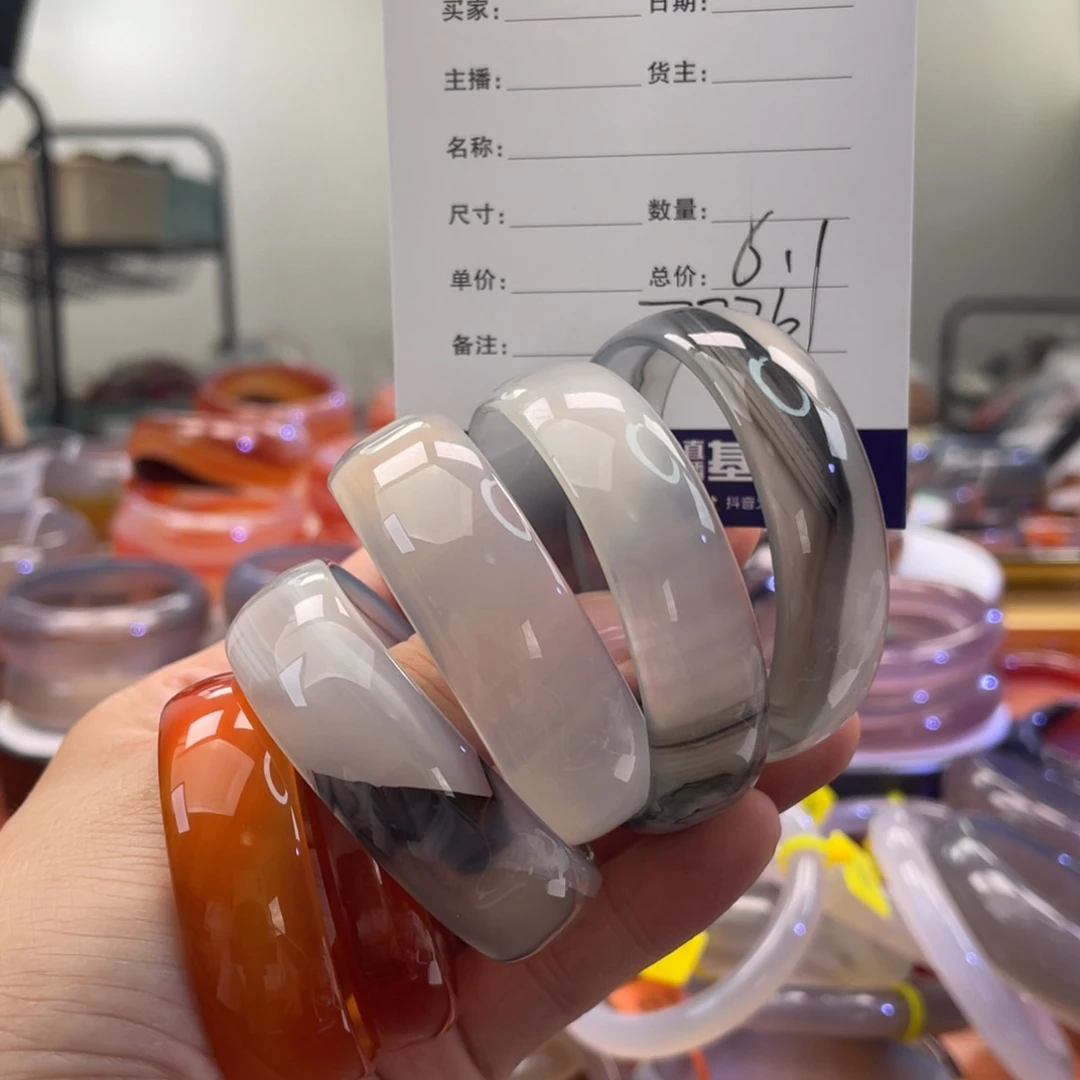 玛瑙/玉髓手镯未镶嵌