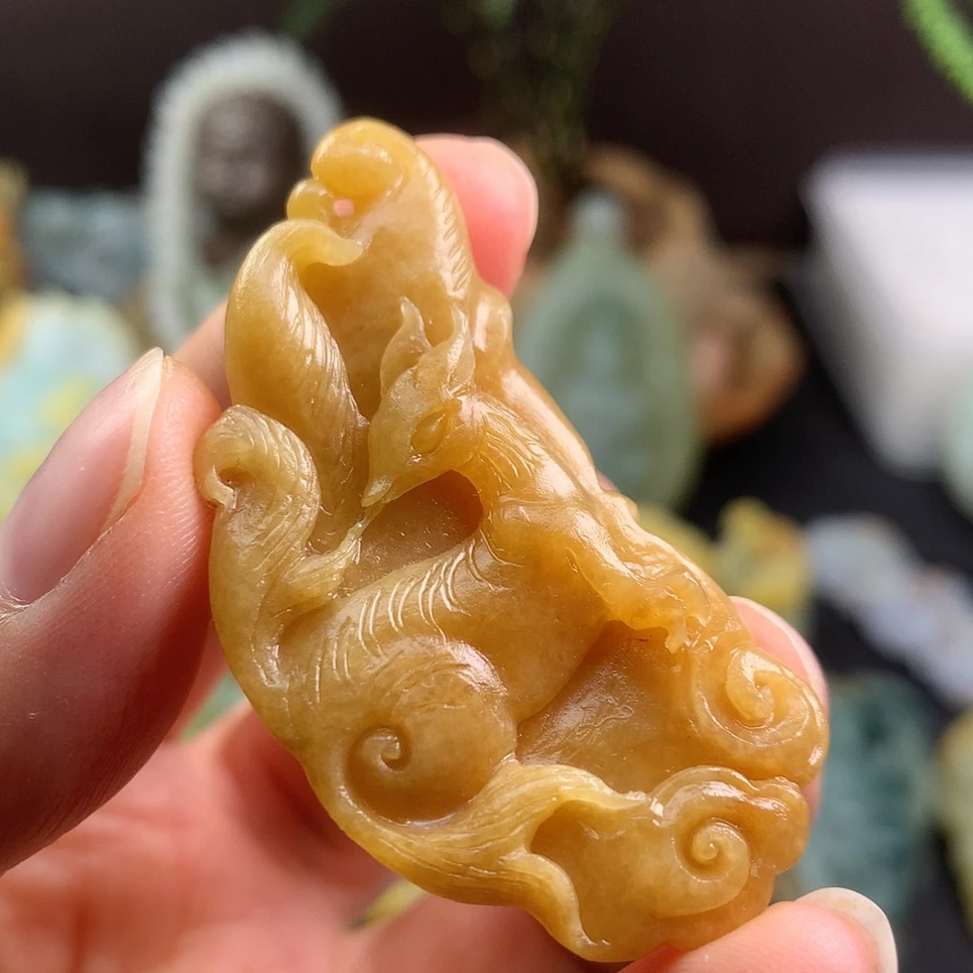 定制翡翠未镶嵌九尾狐