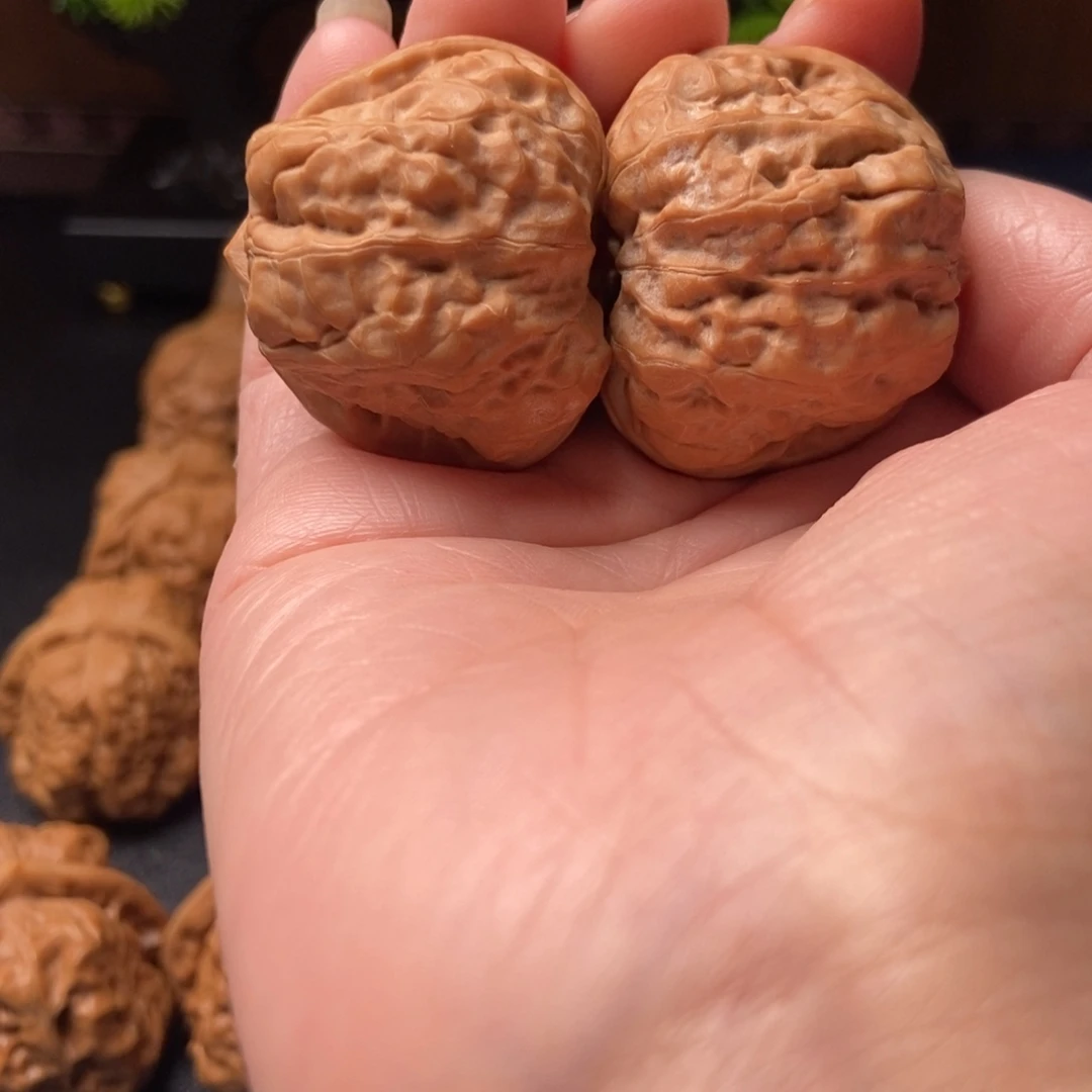时***谁文玩核桃把件蛤蟆头