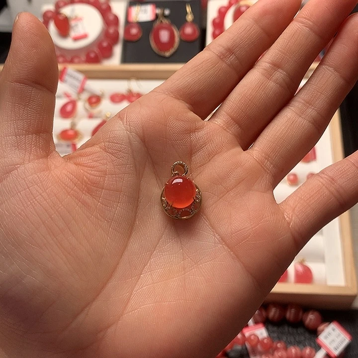 菱锰矿（红纹石）颈饰18K金镶嵌