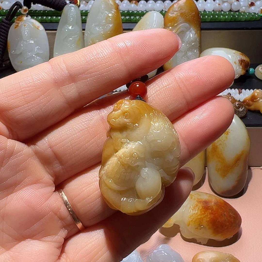 和田玉未镶嵌颈饰