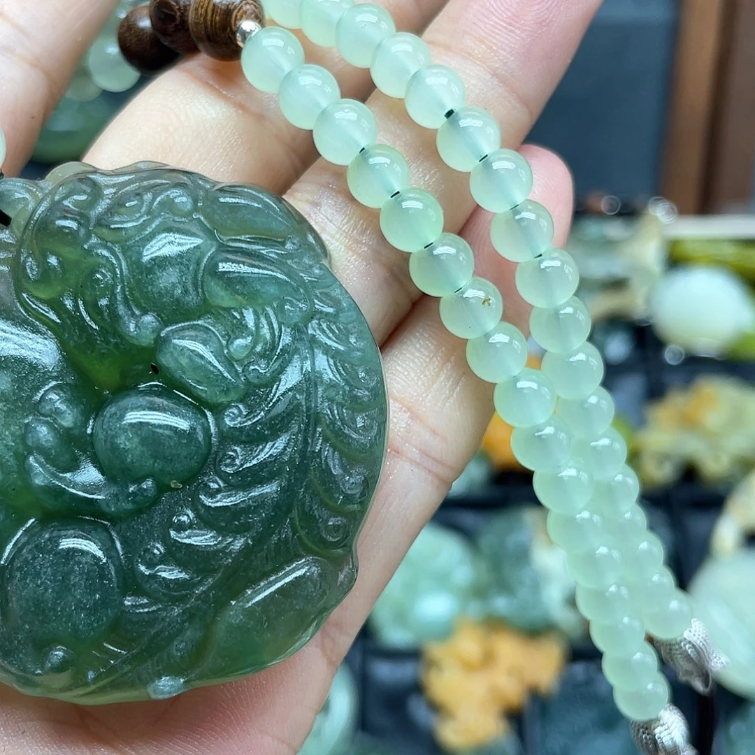未镶嵌蛇纹石玉颈饰