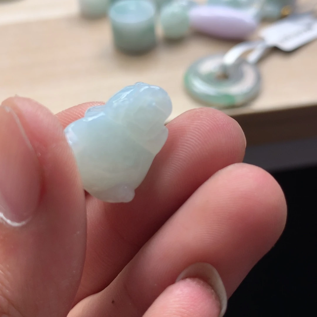 颈饰未镶嵌翡翠吊坠