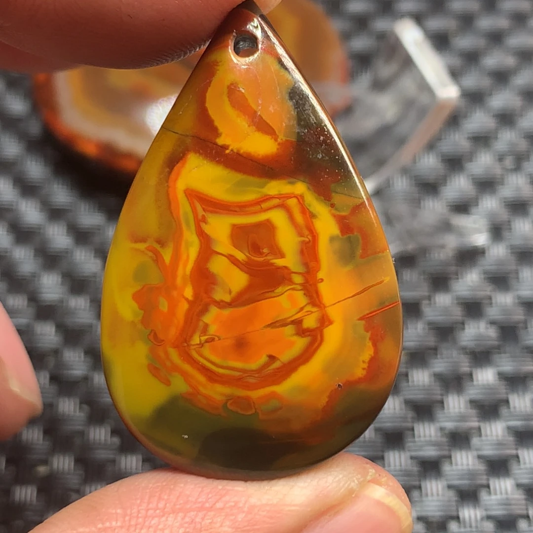 玛瑙/玉髓吊坠未镶嵌天*