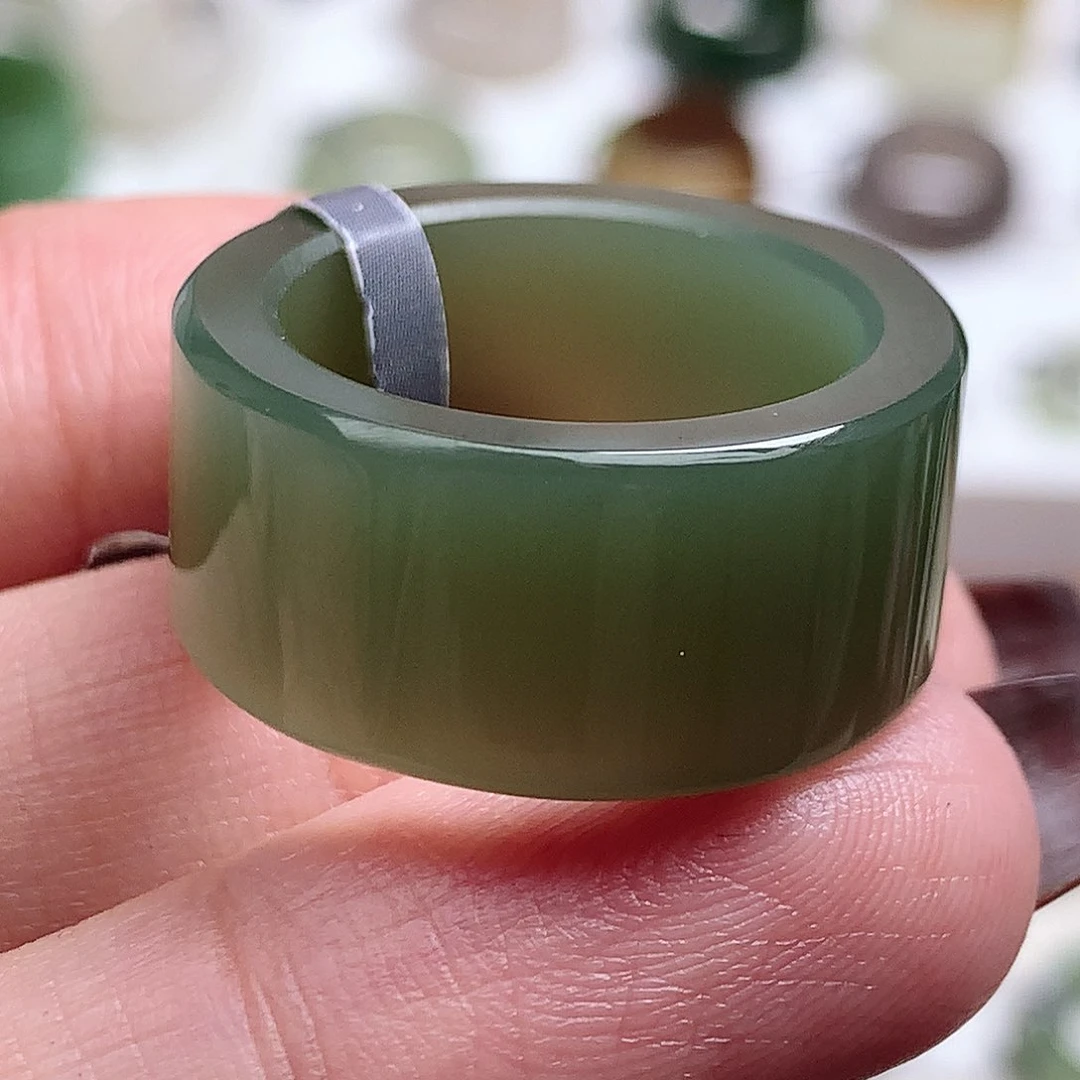 未镶嵌戒指和田玉