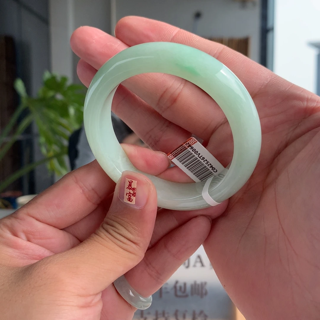 白***阁翡翠未镶嵌手镯44号55