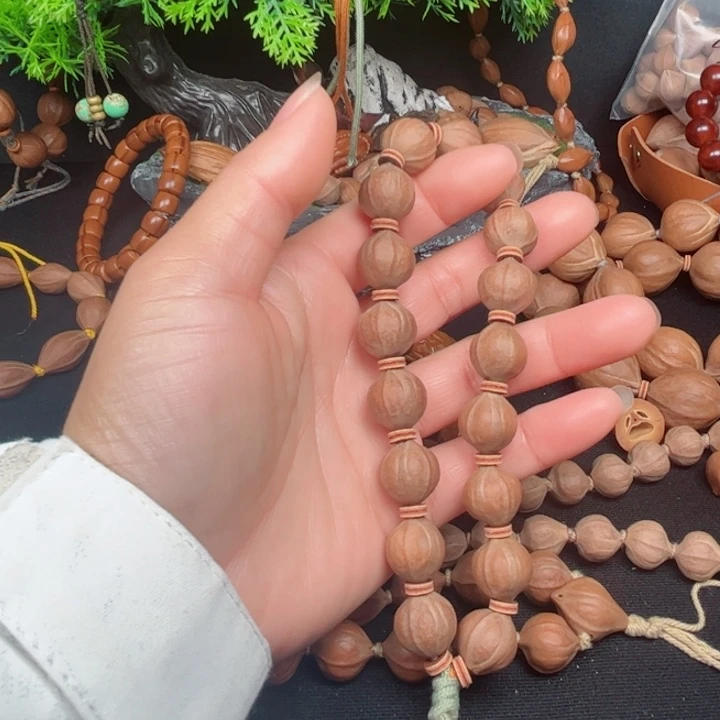 手串橄榄核等**?1·3+