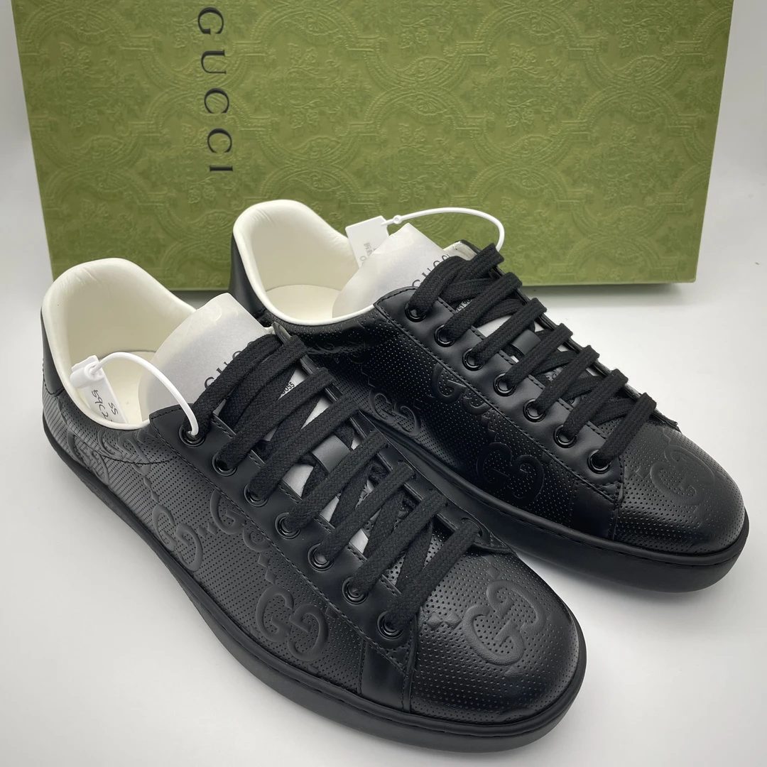 未使用 GUCCI/古驰 /39.5欧码/黑色浮雕双G互扣压纹时尚板鞋/全套