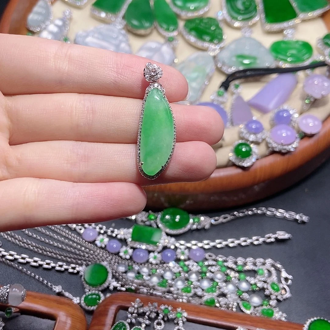 翡翠18K金镶嵌吊坠(不含链)