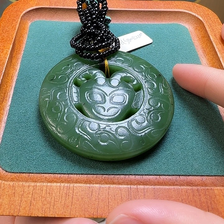 农****和田玉（糖玉）未镶嵌颈饰