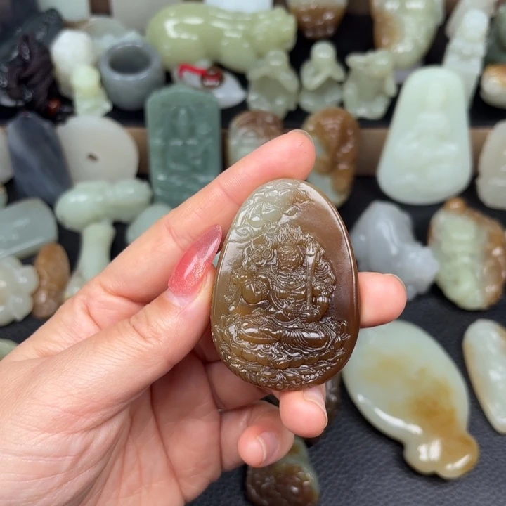 颈饰未镶嵌和田玉