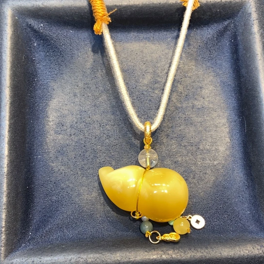 琥珀未镶嵌颈饰蜜蜡