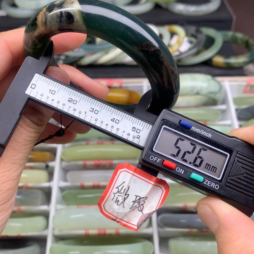 蛇纹石玉未镶嵌手镯786