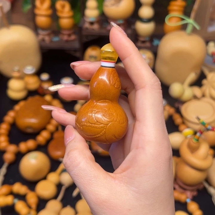 发****大叶紫檀（黑酸枝木类）