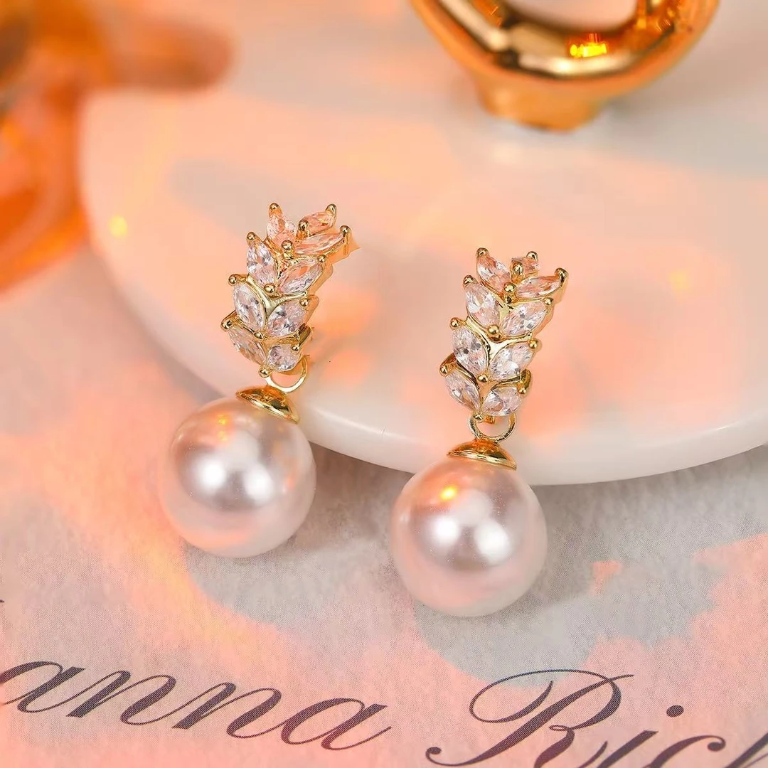 铜合金合成锆石耳饰 新年法式满钻麦穗珠珠耳扣轻奢时尚耳环1734