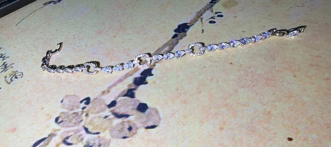 [南非甄选】 NFZX 高端定制 LC-1285 环扣立体心型白色手链 豪镶