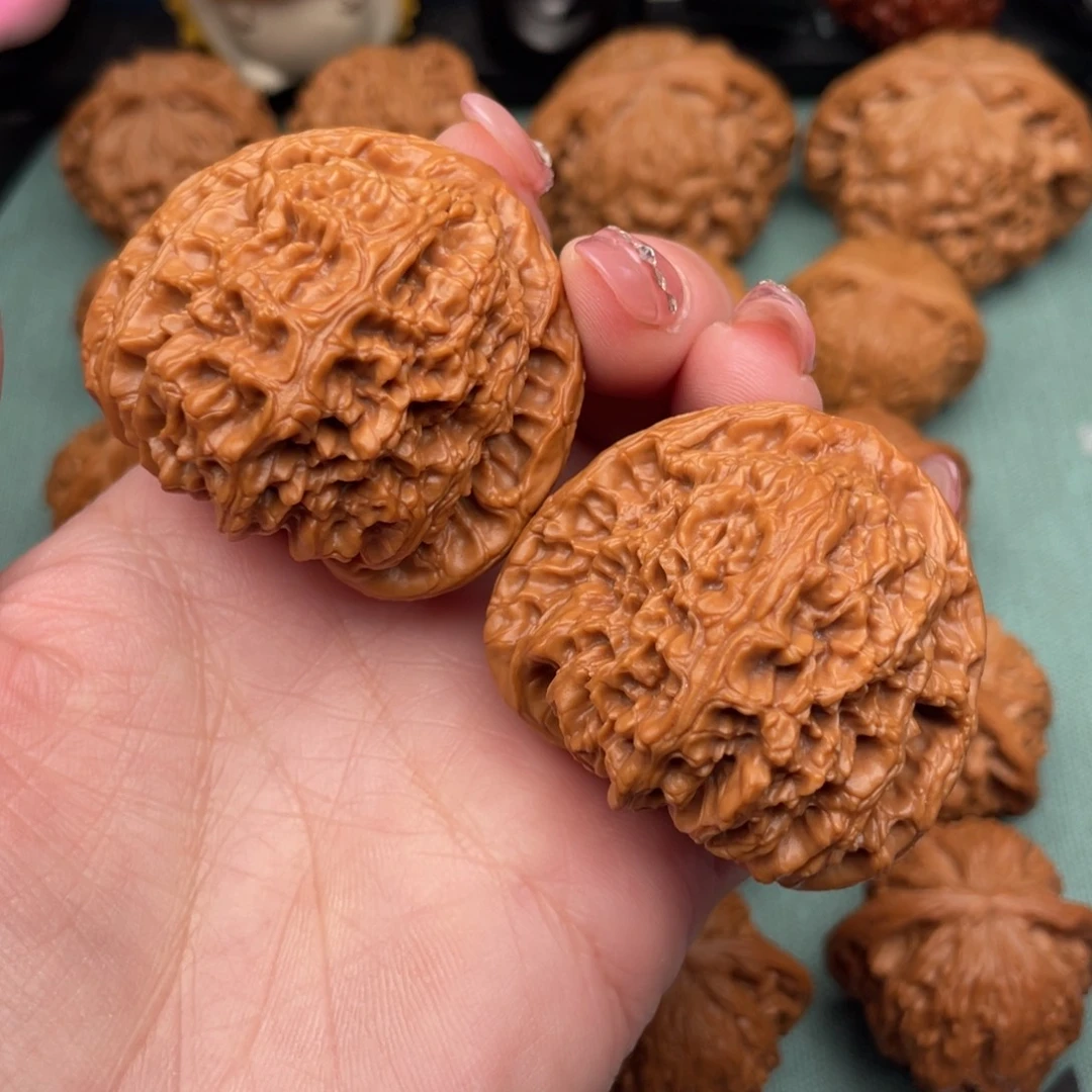 文玩核桃把件三角疆45