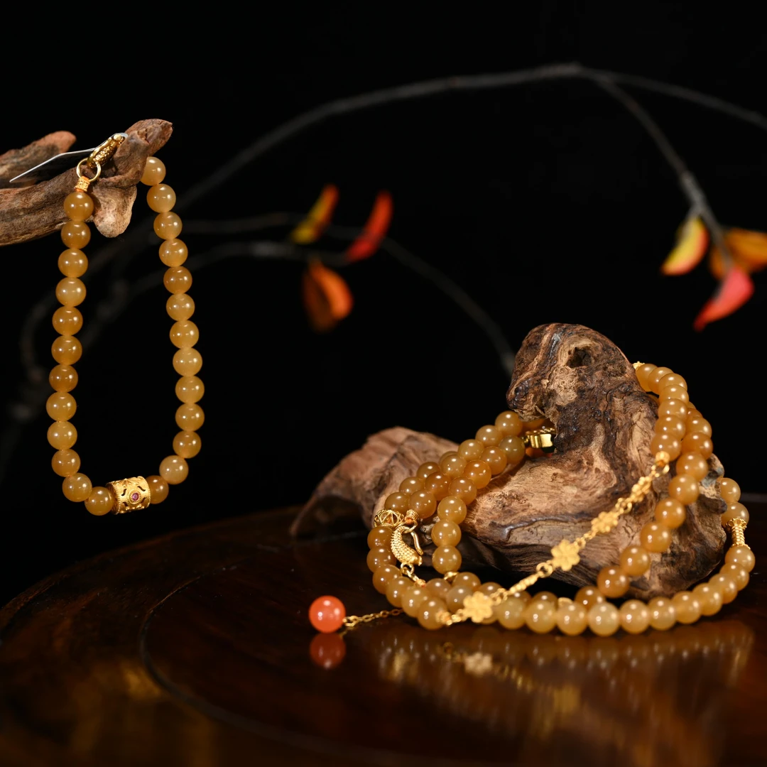 LOT8823 25YU109297和田玉且末糖项链手链/匡时