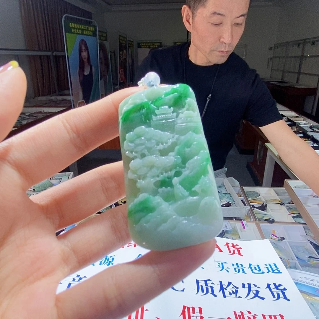 翡翠未镶嵌颈饰翡翠