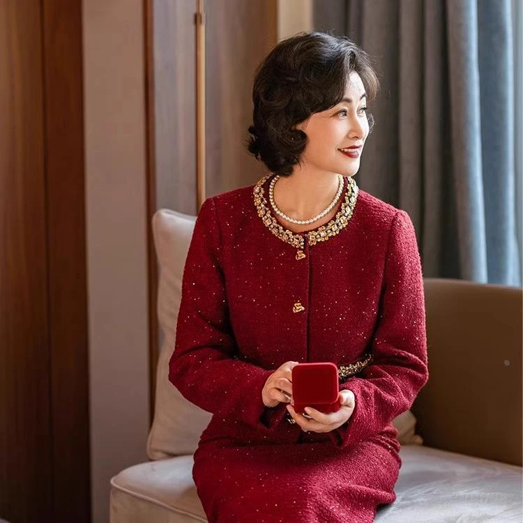 2025年秋冬时尚小香风套装女高级感减龄婆婆红色喜妈结妈婚宴礼服