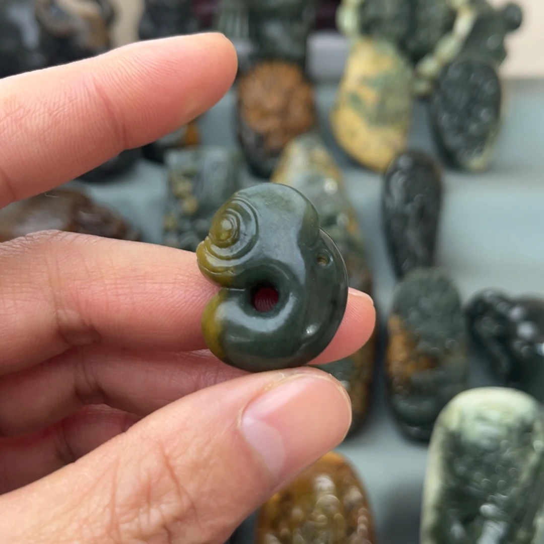岫岩河磨玉（透闪石质玉）未镶嵌挂件