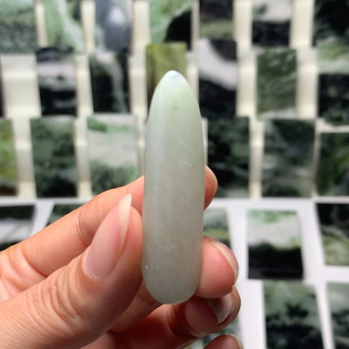 独山玉颈饰未镶嵌