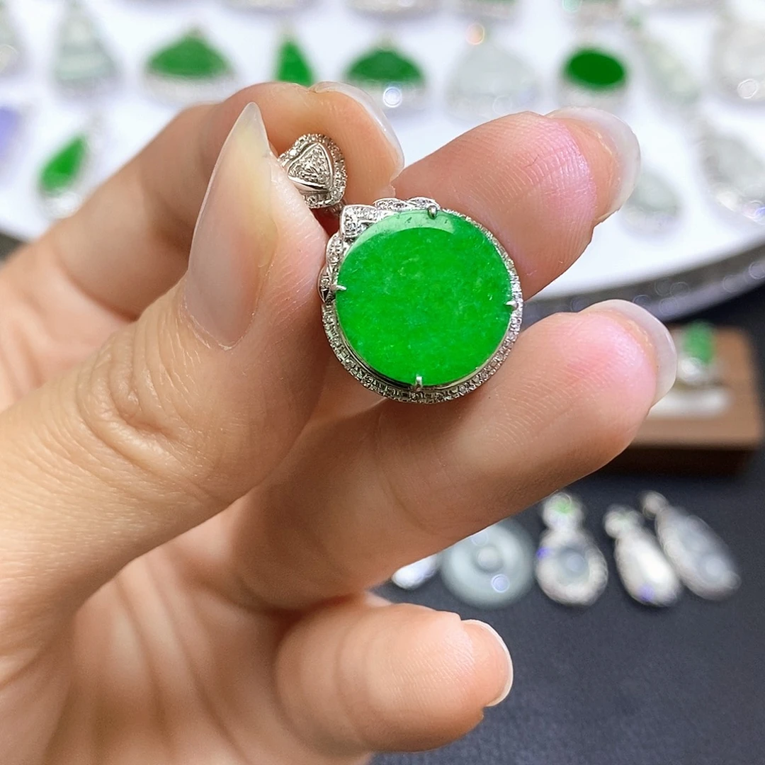 翡翠18K金镶嵌吊坠(不含链)