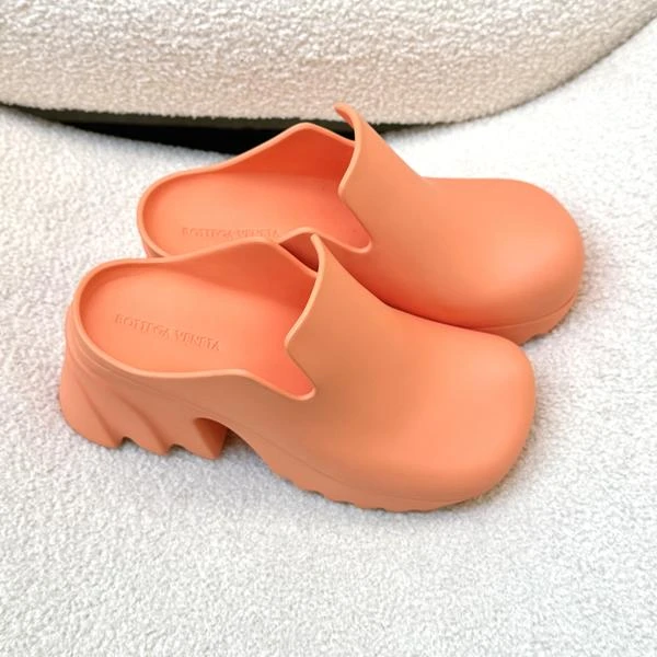 Bottega Veneta葆蝶家Flash 圆头套脚坡跟高跟鞋女款 木瓜色