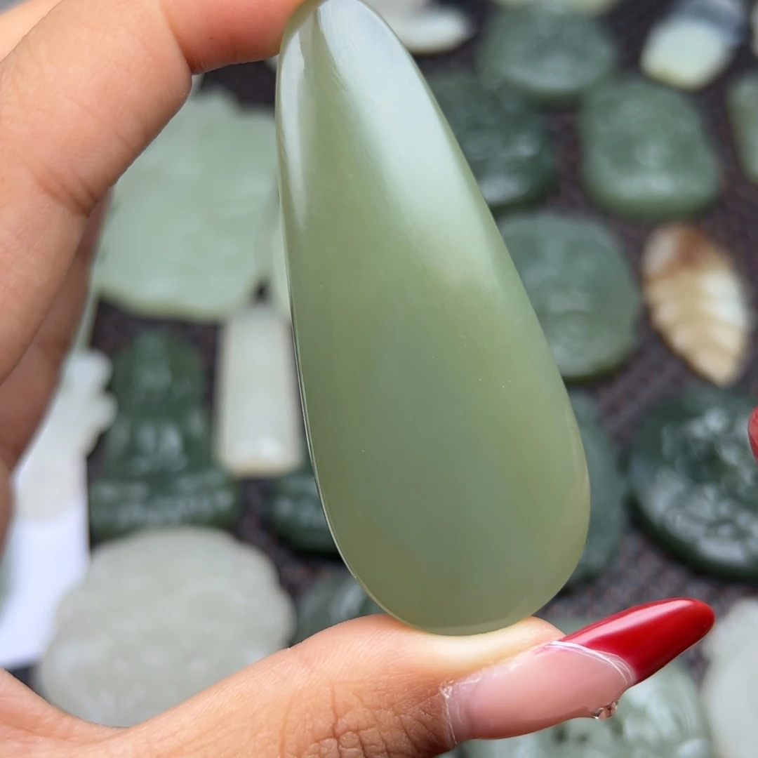 和田玉吊坠未镶嵌