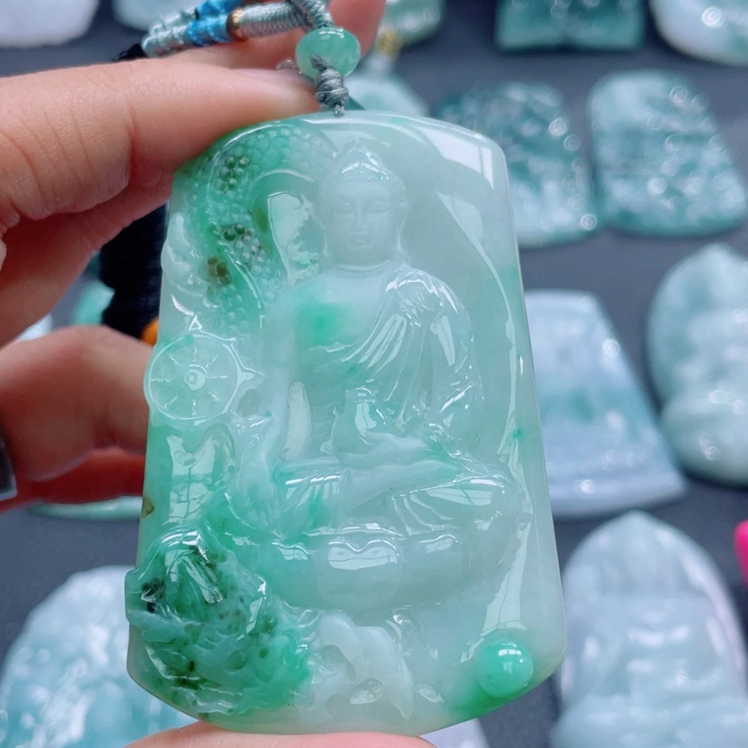 翡翠未镶嵌颈饰阿弥