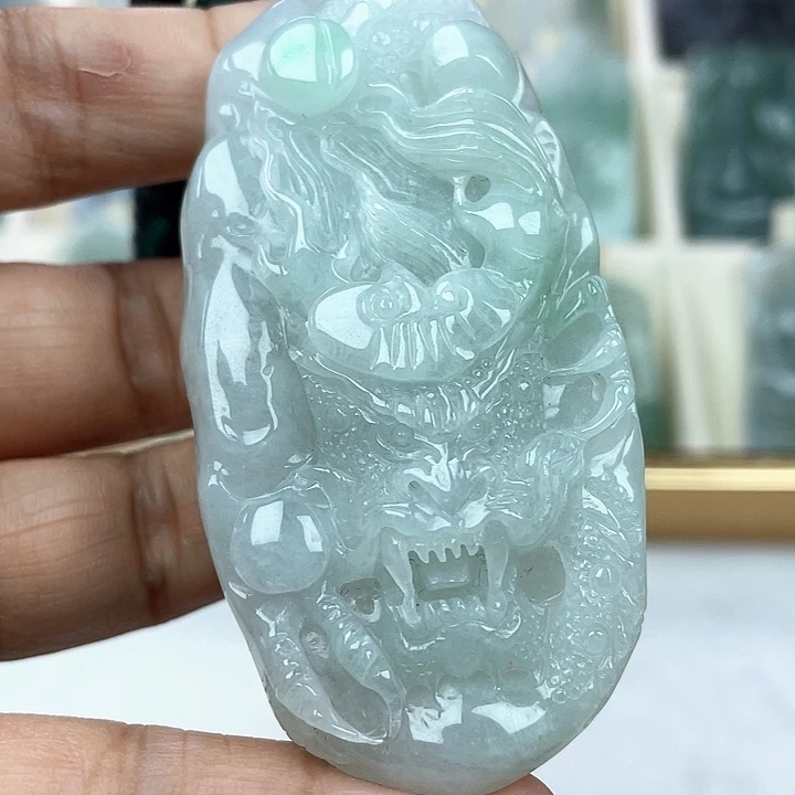 翡翠未镶嵌颈饰天然翡翠A或龙牌