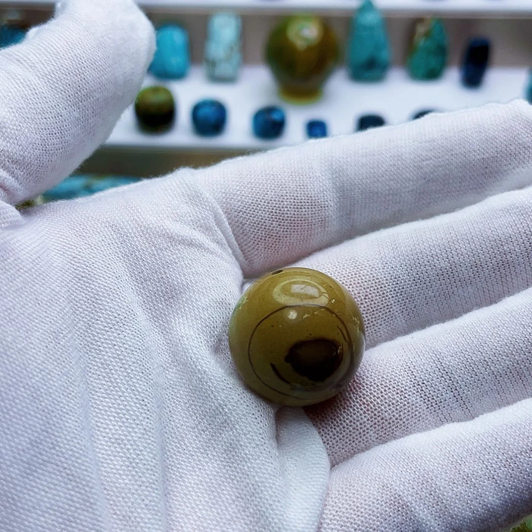 未镶嵌绿松石颈饰