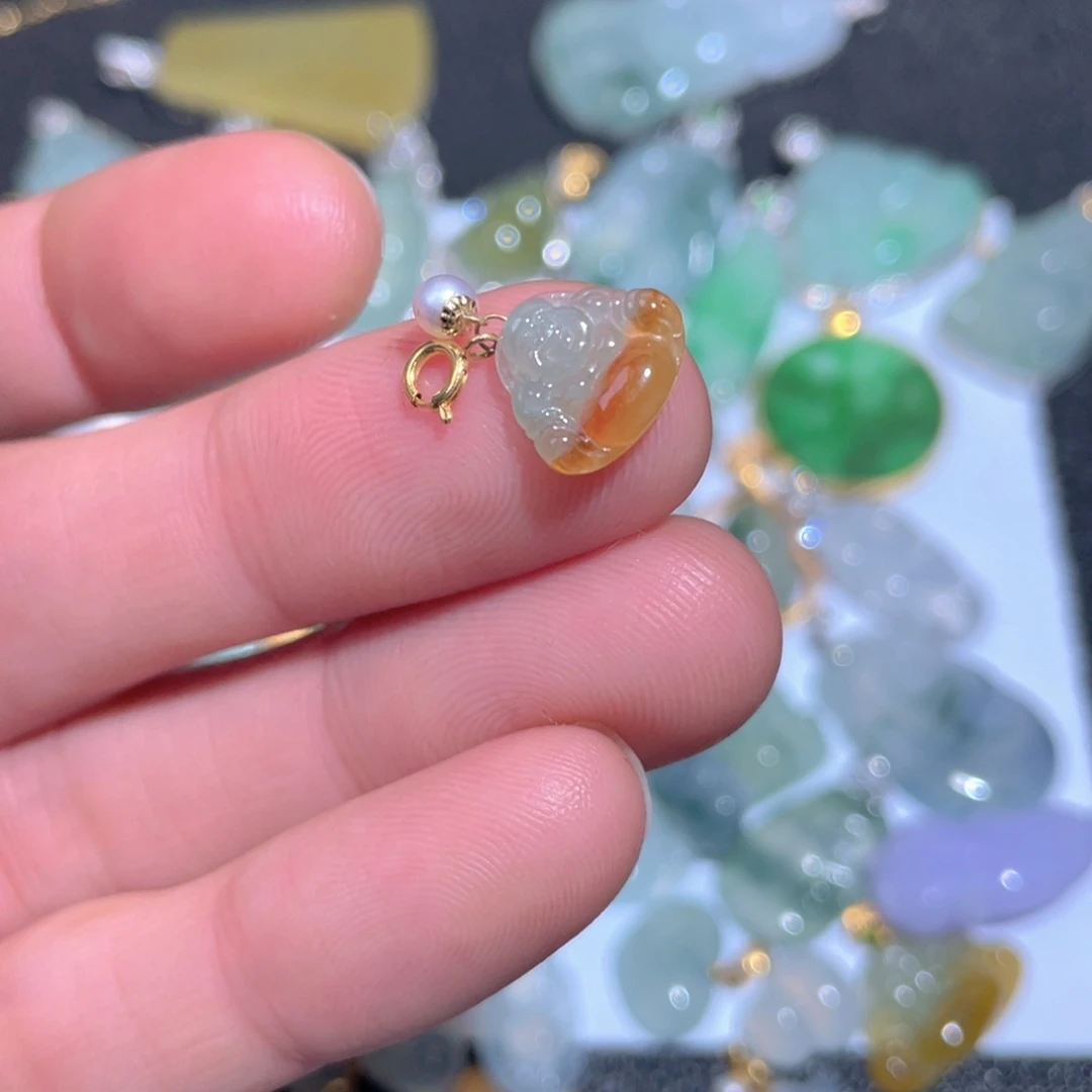 翡翠颈饰18K金镶嵌翡翠