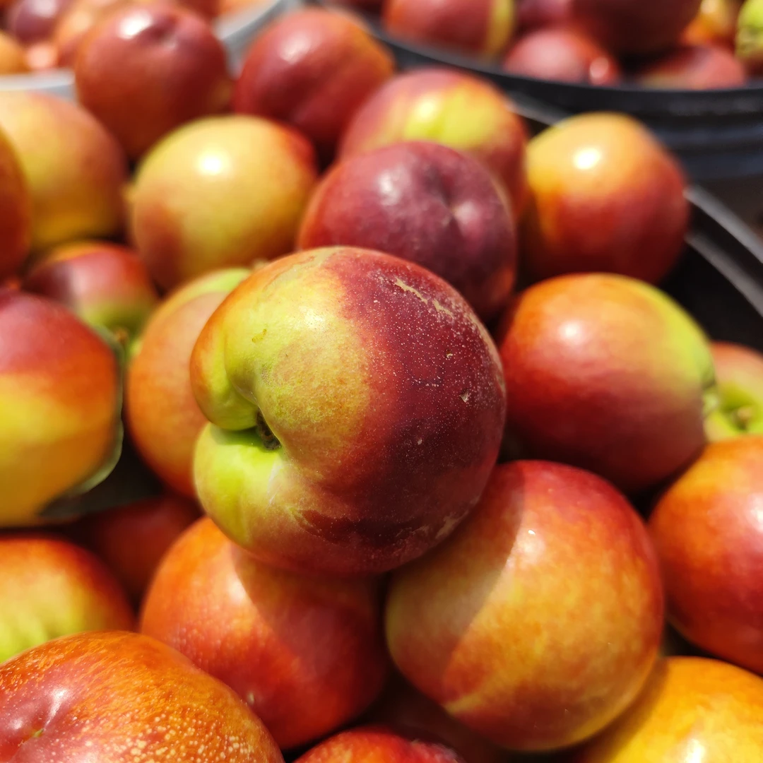 湖北黄心油桃新鲜水果黄肉黄金桃子现摘应季脆软桃水密桃整箱包邮