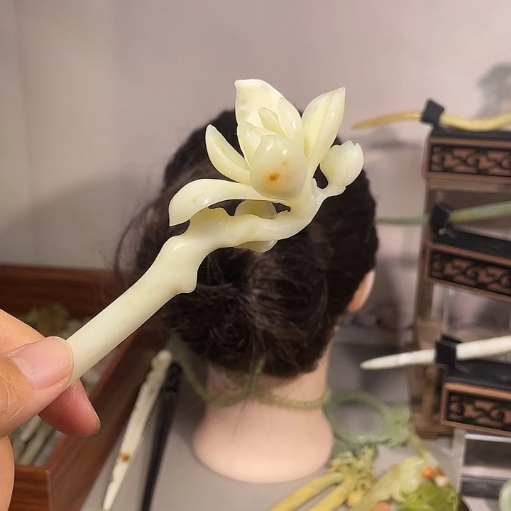 蛇纹石玉未镶嵌发饰王*?