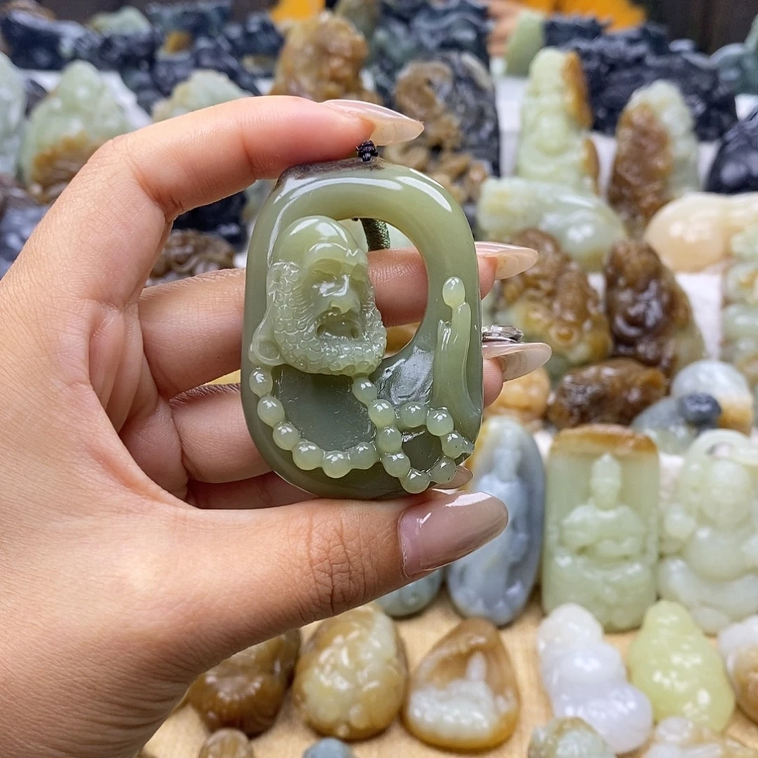 颈饰未镶嵌和田玉