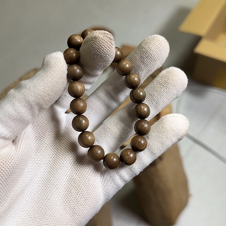 嘿***嘿其他檀香木1.0顺纹阴沉沉水