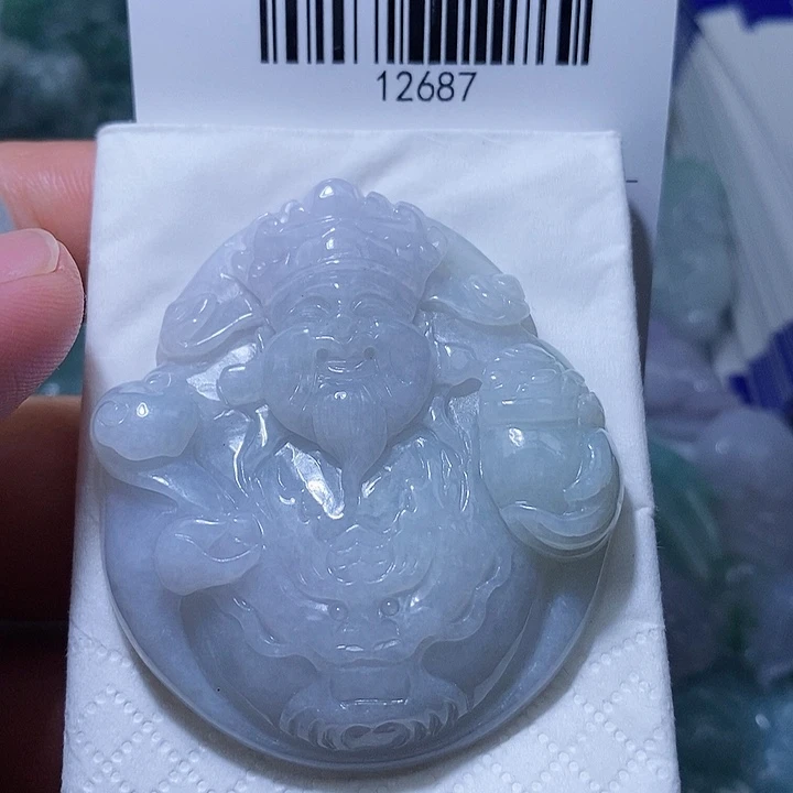 翡翠未镶嵌颈饰是