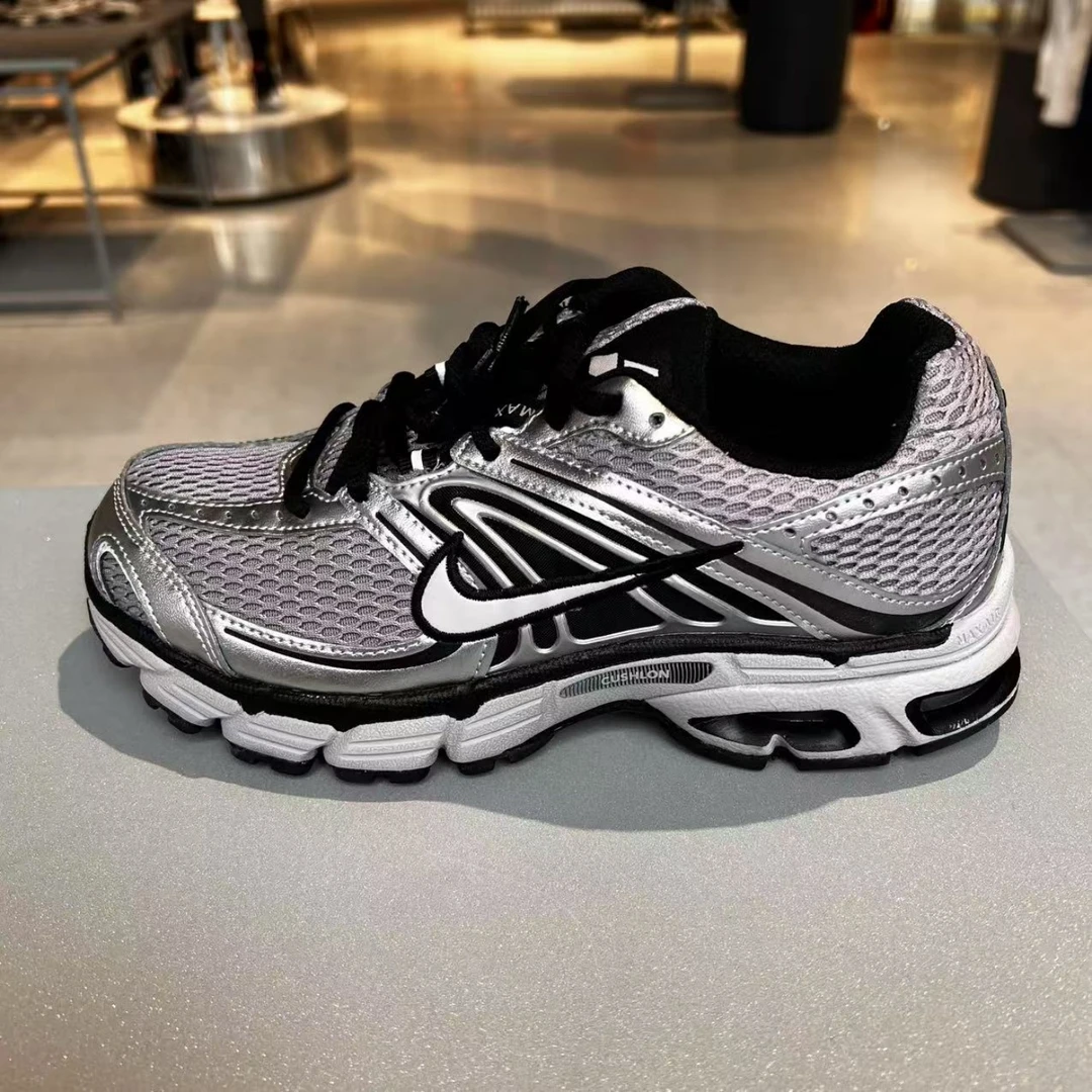 Nike耐克 AIR MAX MOTO 2K气垫女老爹运动休闲跑步鞋 HQ2056-200