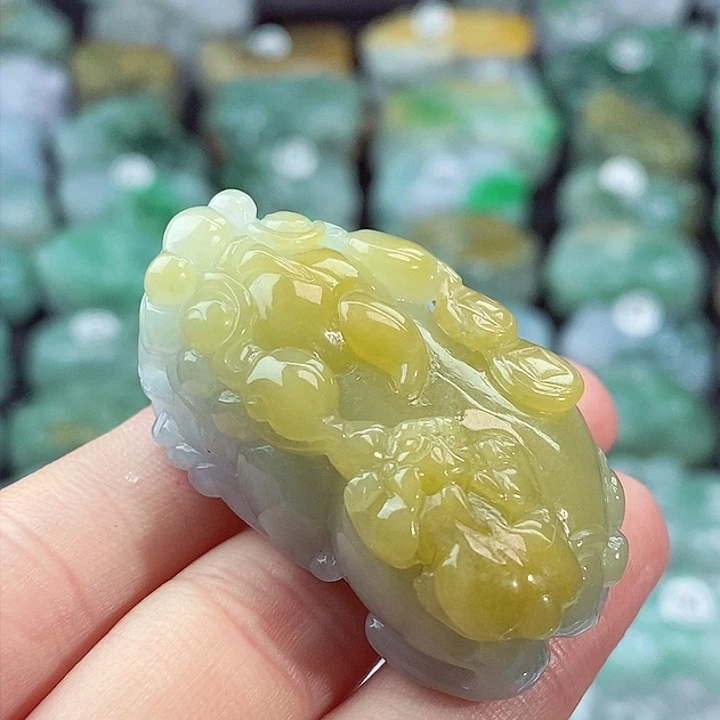 颈饰未镶嵌翡翠天然