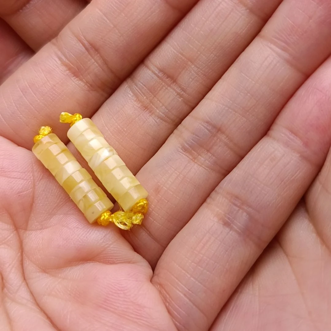 蜜蜡裸石未镶嵌更**称俄料蜜蜡隔片两组