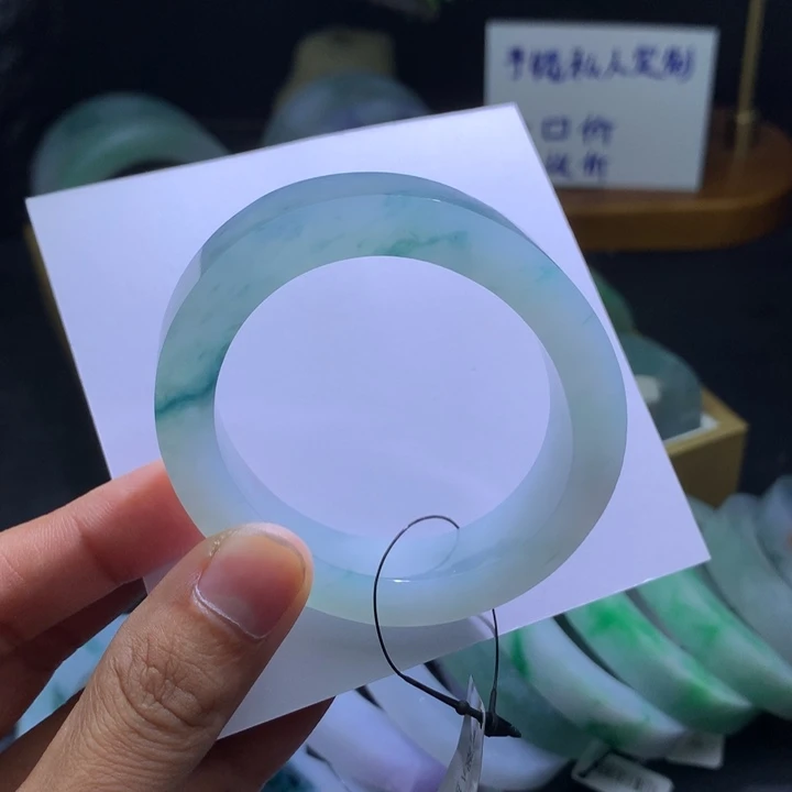 欣****定制翡翠贵妃未镶嵌